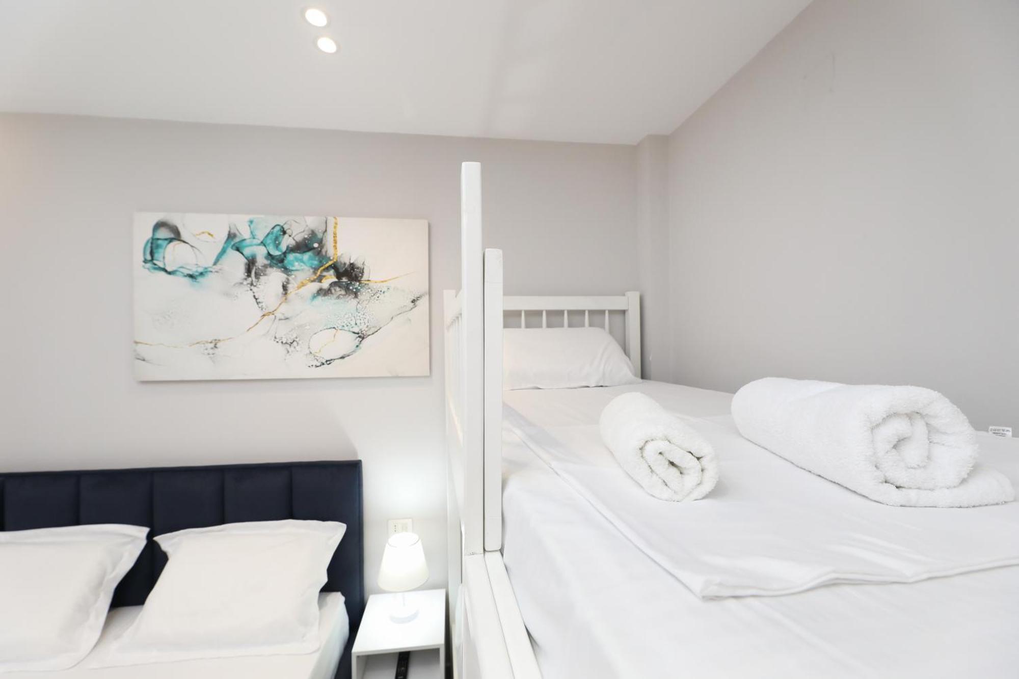 Vila Feliz - Premium Rooms With Free Private Parking Vlorë Exterior foto